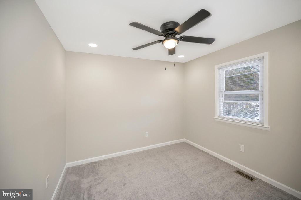 9718 Meetze Rd