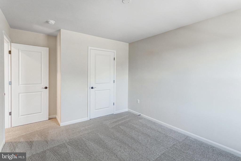 4153 FOXHAVEN DRIVE