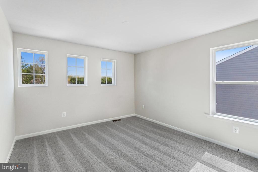 4153 FOXHAVEN DRIVE