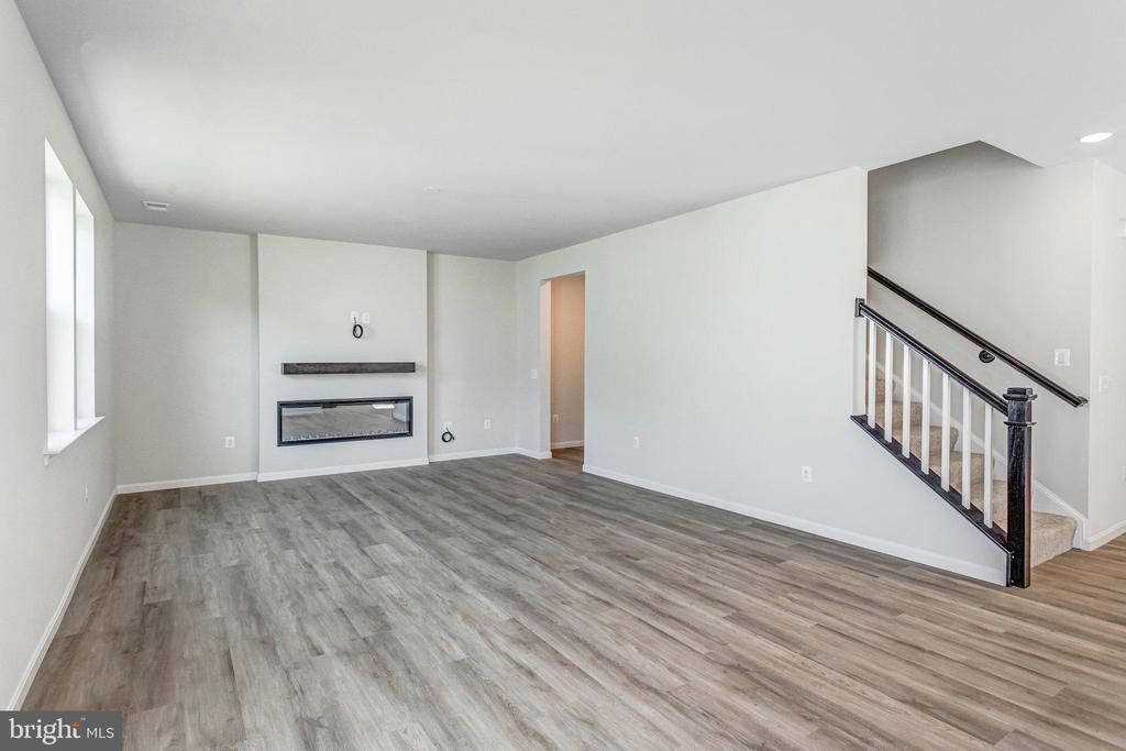 4153 FOXHAVEN DRIVE