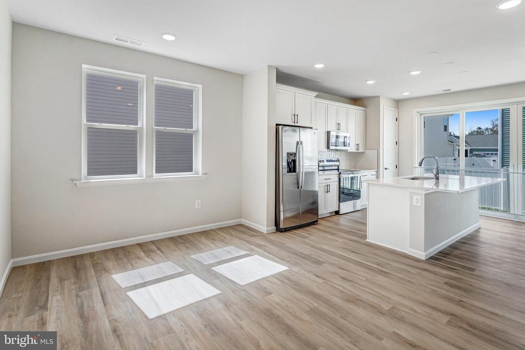 4153 FOXHAVEN DRIVE