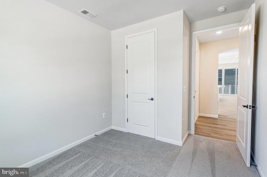 4153 FOXHAVEN DRIVE