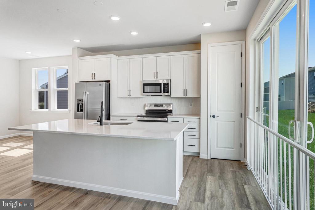 4153 FOXHAVEN DRIVE