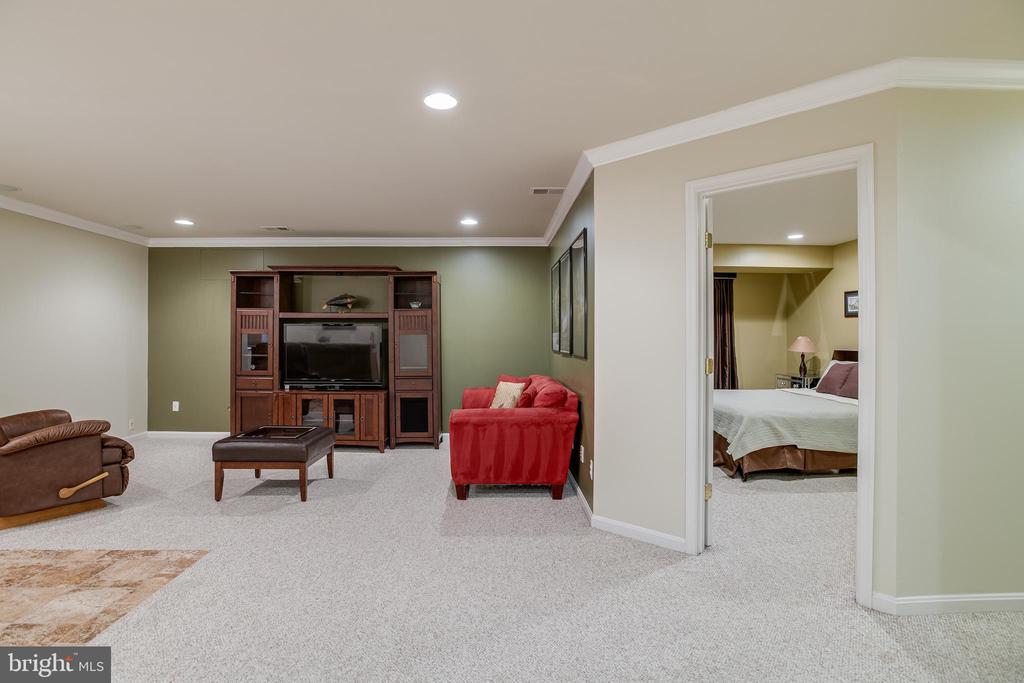 6735 ECKERT COURT