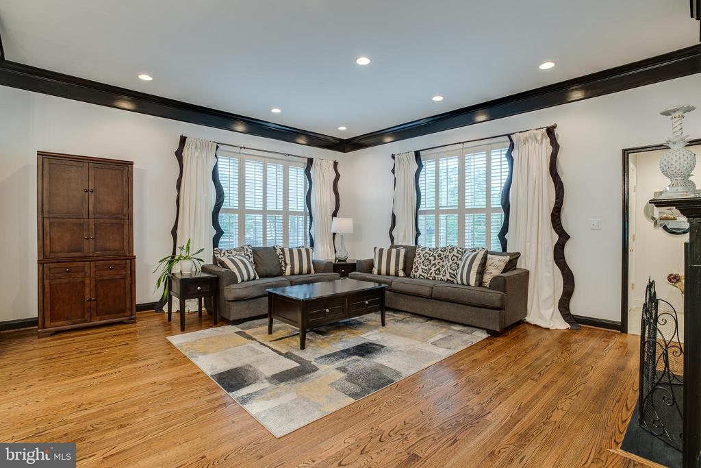 6735 ECKERT COURT