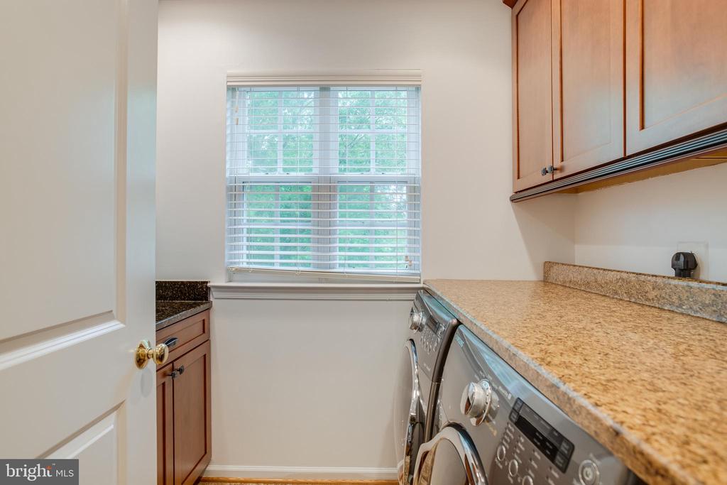 6735 ECKERT COURT