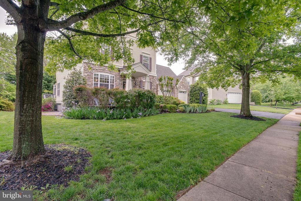 6735 ECKERT COURT
