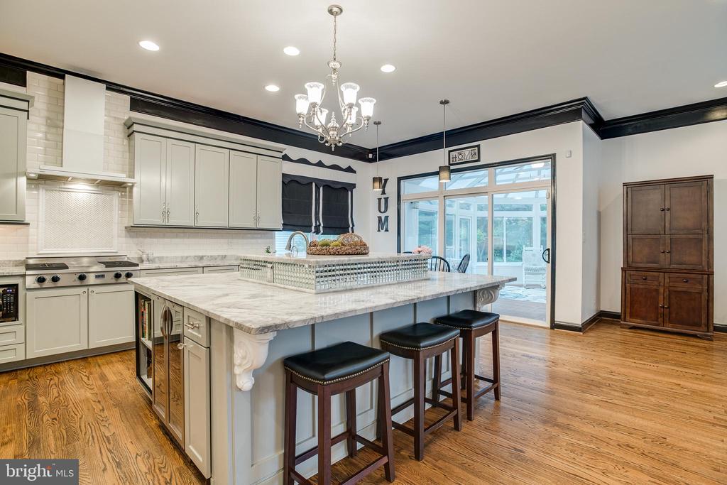 6735 ECKERT COURT