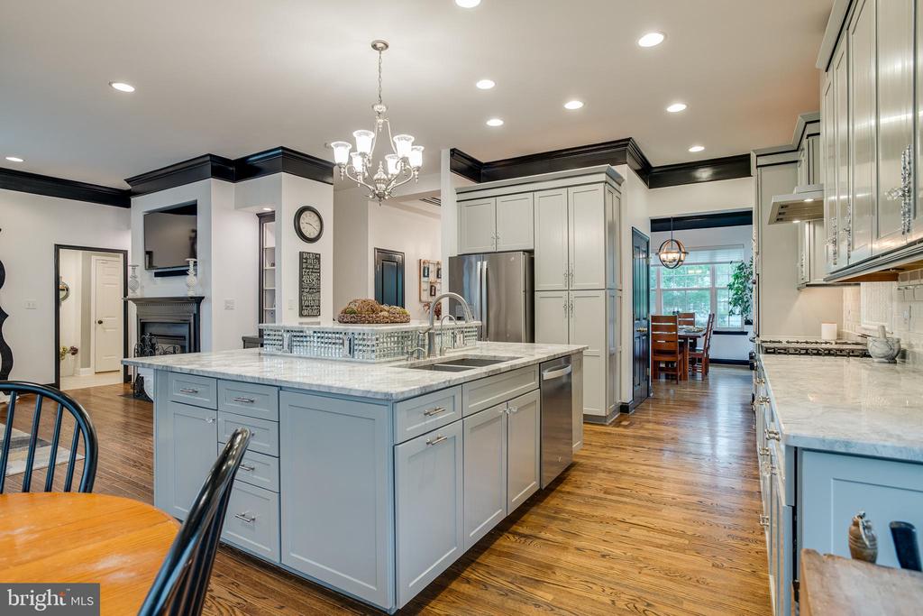 6735 ECKERT COURT