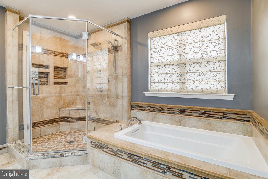 6735 ECKERT COURT