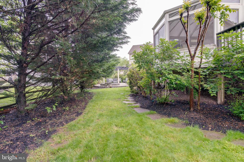 6735 ECKERT COURT