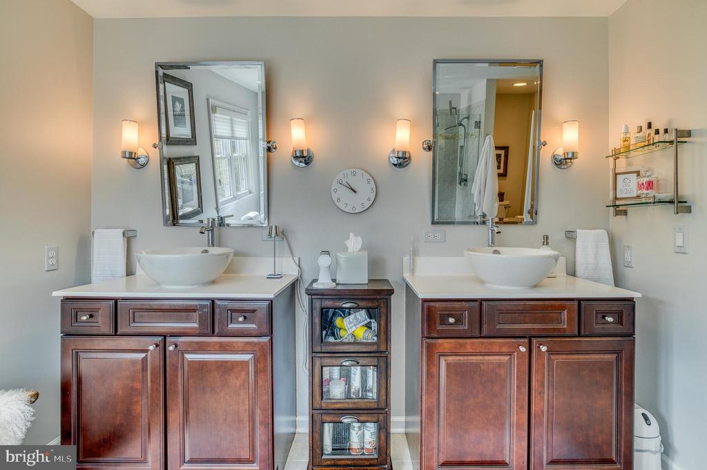 7179 BREWSTER LANE