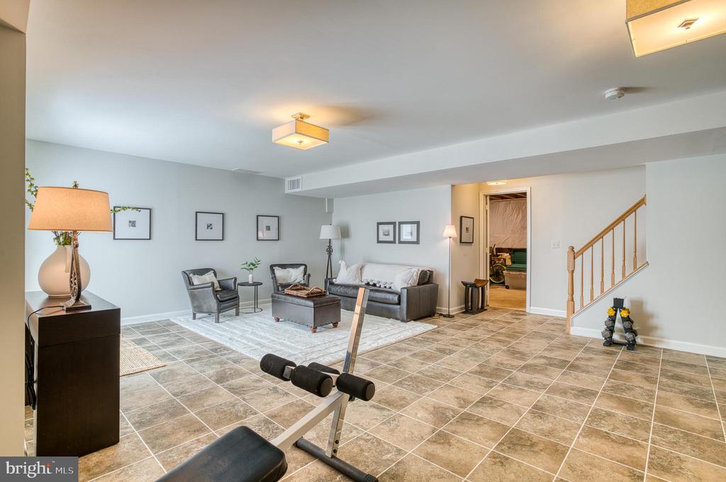 7179 BREWSTER LANE