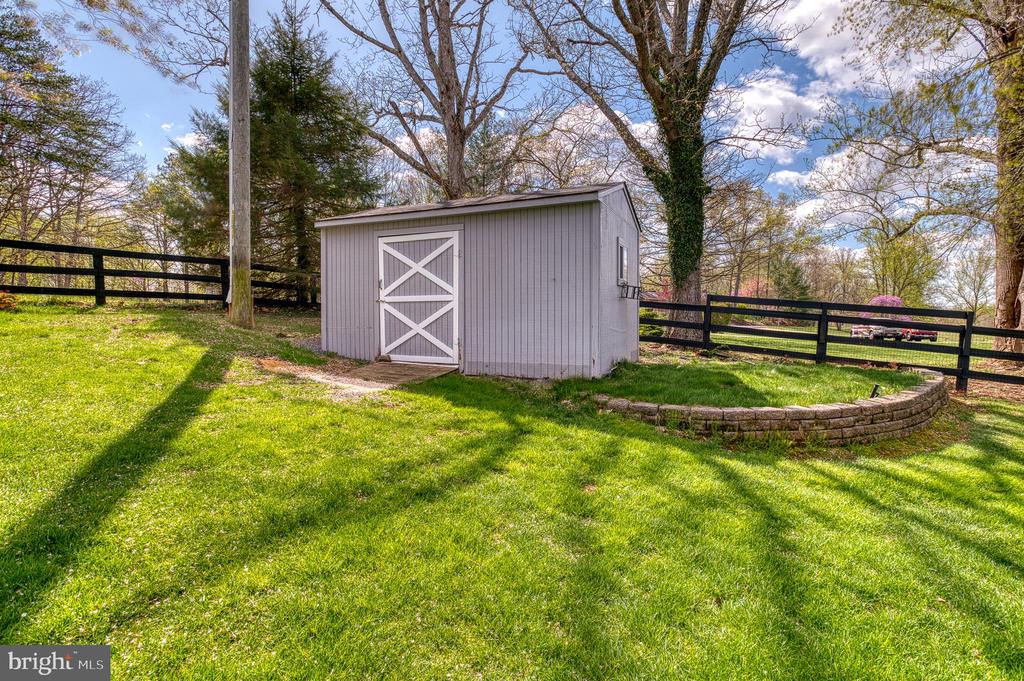 7179 BREWSTER LANE