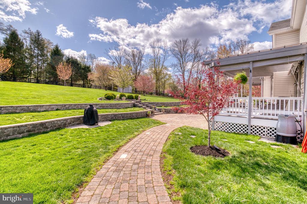 7179 BREWSTER LANE