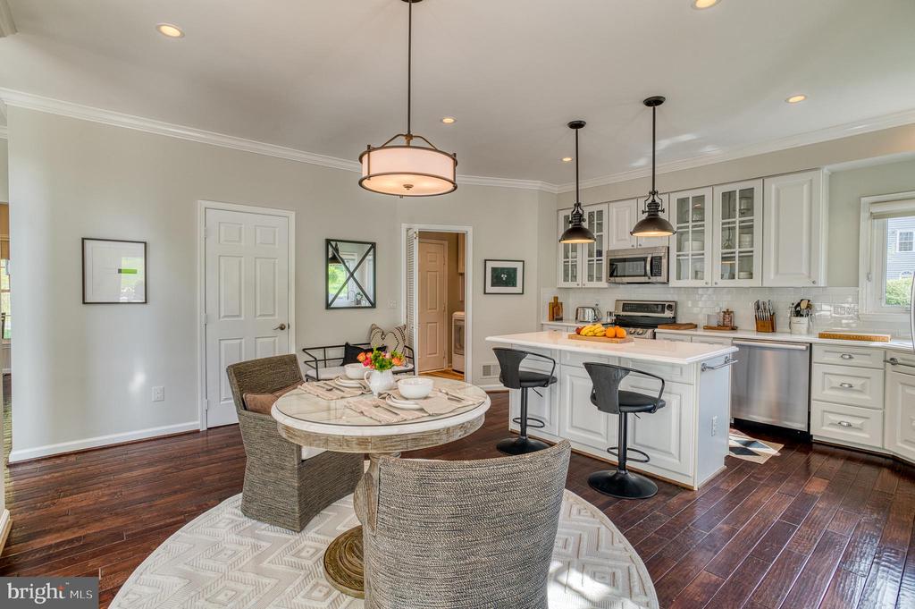 7179 BREWSTER LANE