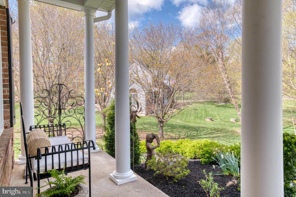 7179 BREWSTER LANE