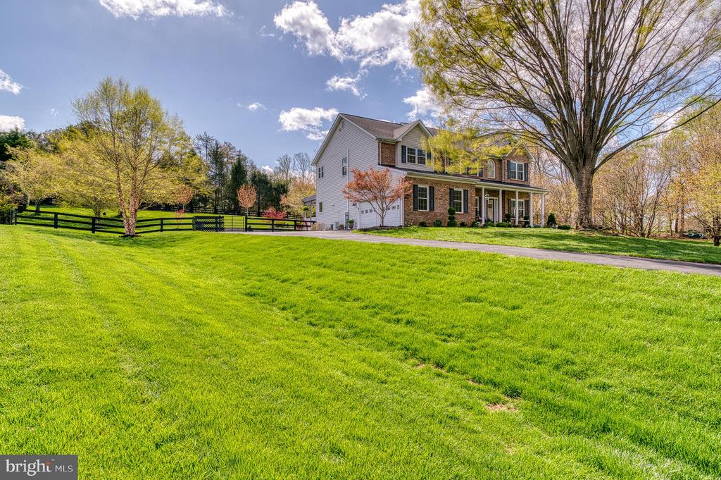7179 BREWSTER LANE