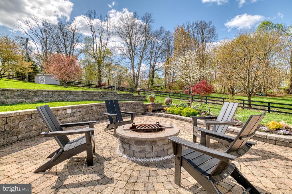 7179 BREWSTER LANE