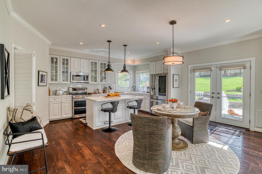 7179 BREWSTER LANE