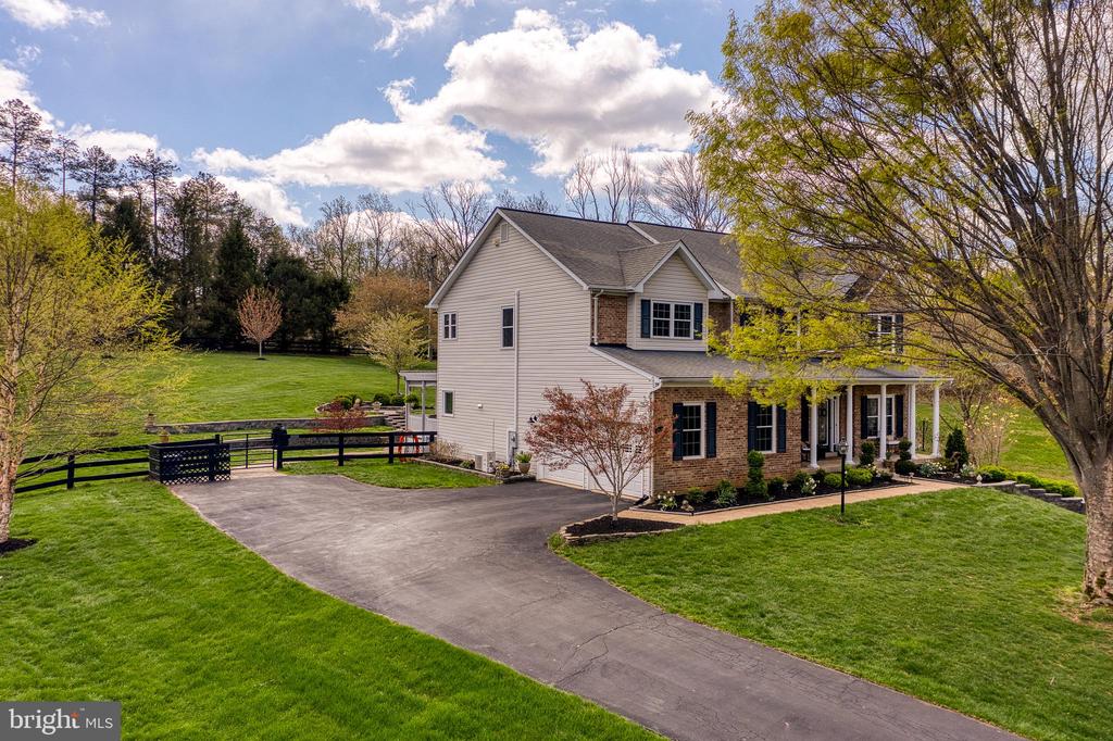 7179 BREWSTER LANE
