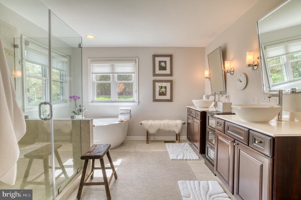 7179 BREWSTER LANE