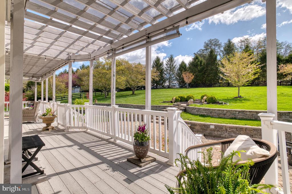 7179 BREWSTER LANE