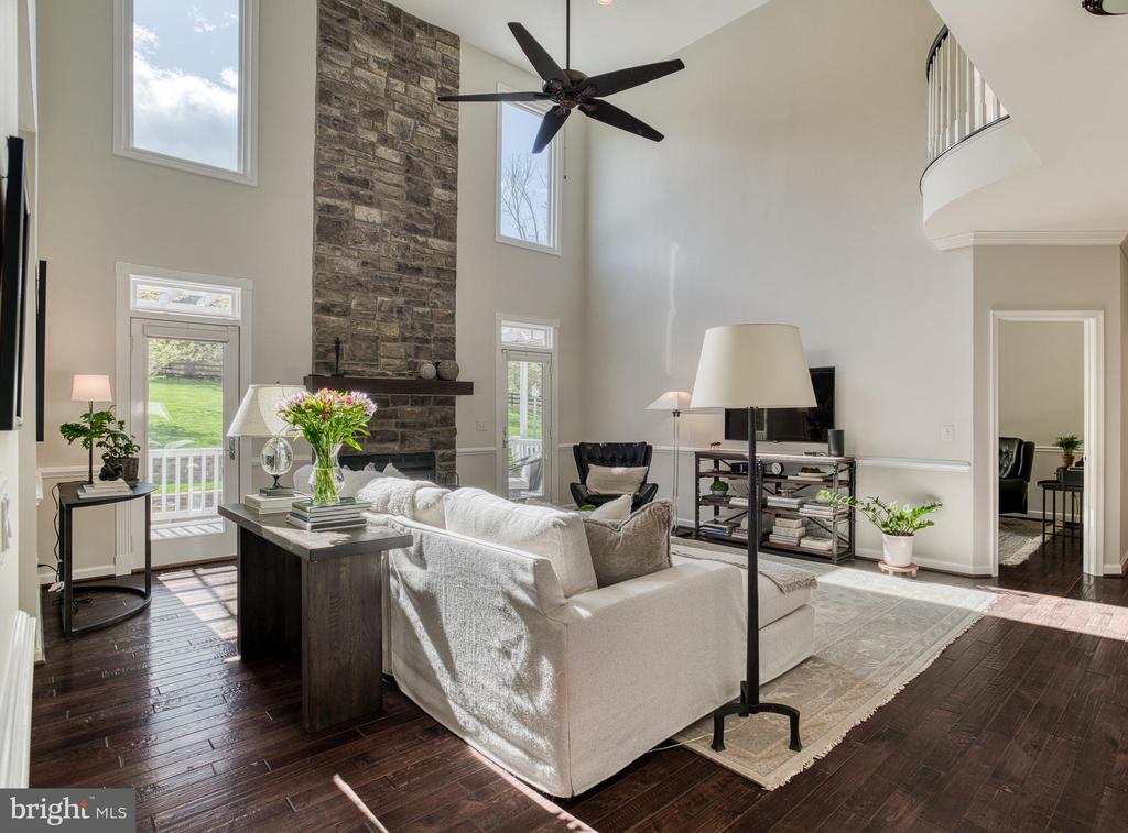 7179 BREWSTER LANE