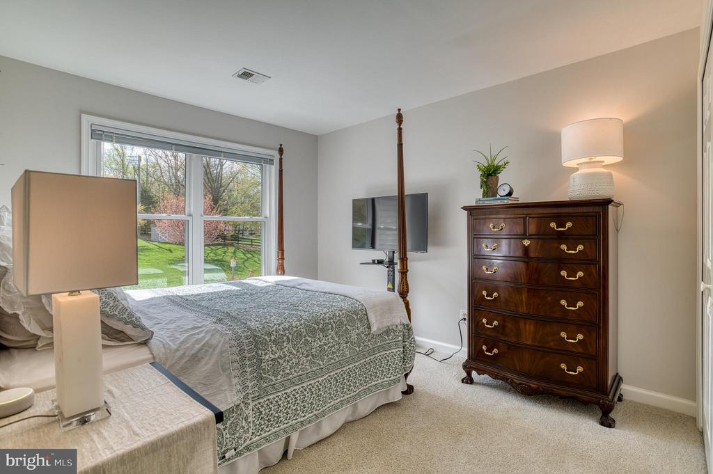 7179 BREWSTER LANE
