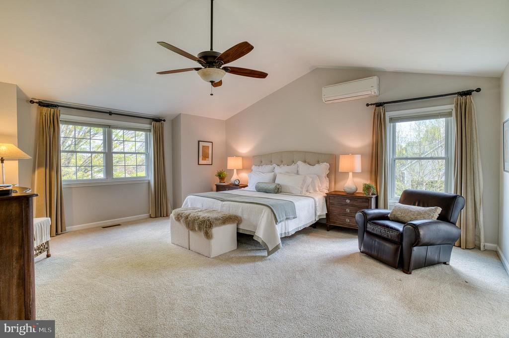 7179 BREWSTER LANE