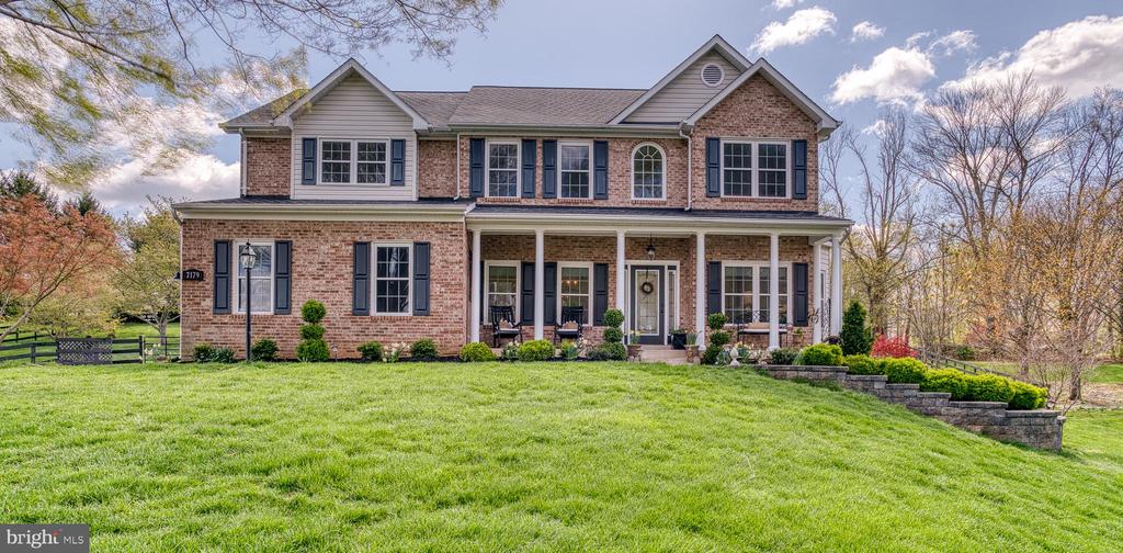 7179 BREWSTER LANE