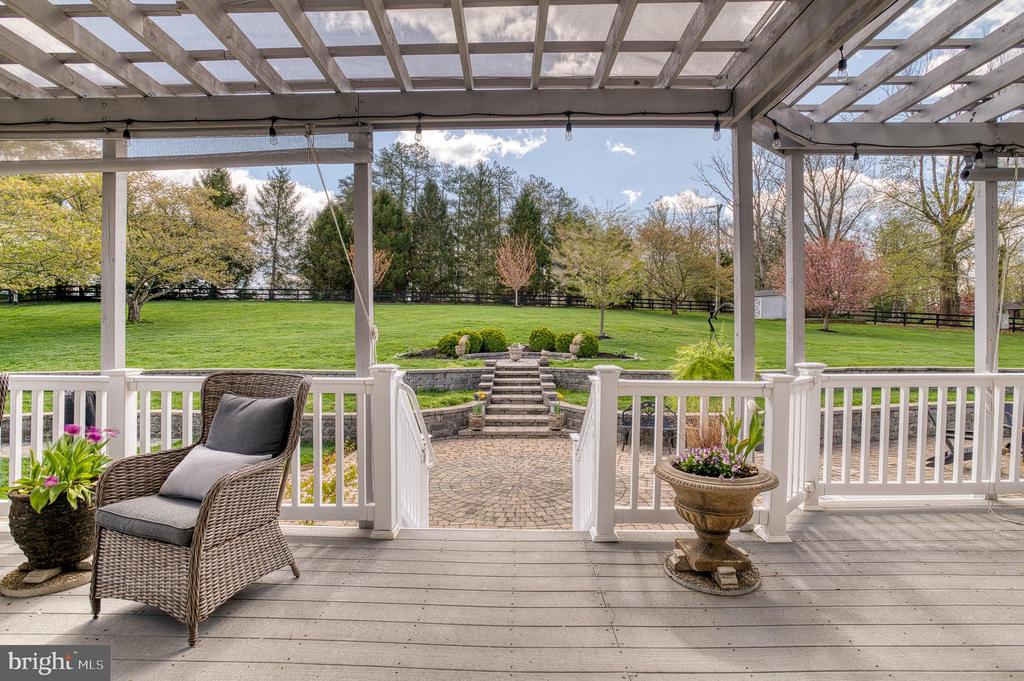 7179 BREWSTER LANE