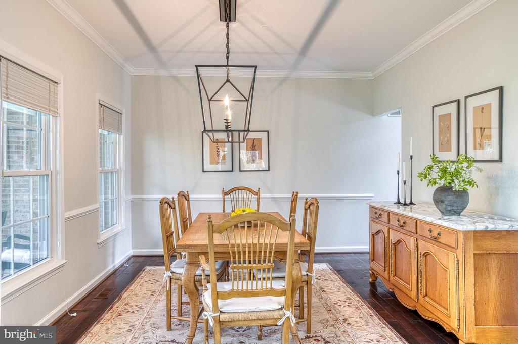7179 BREWSTER LANE