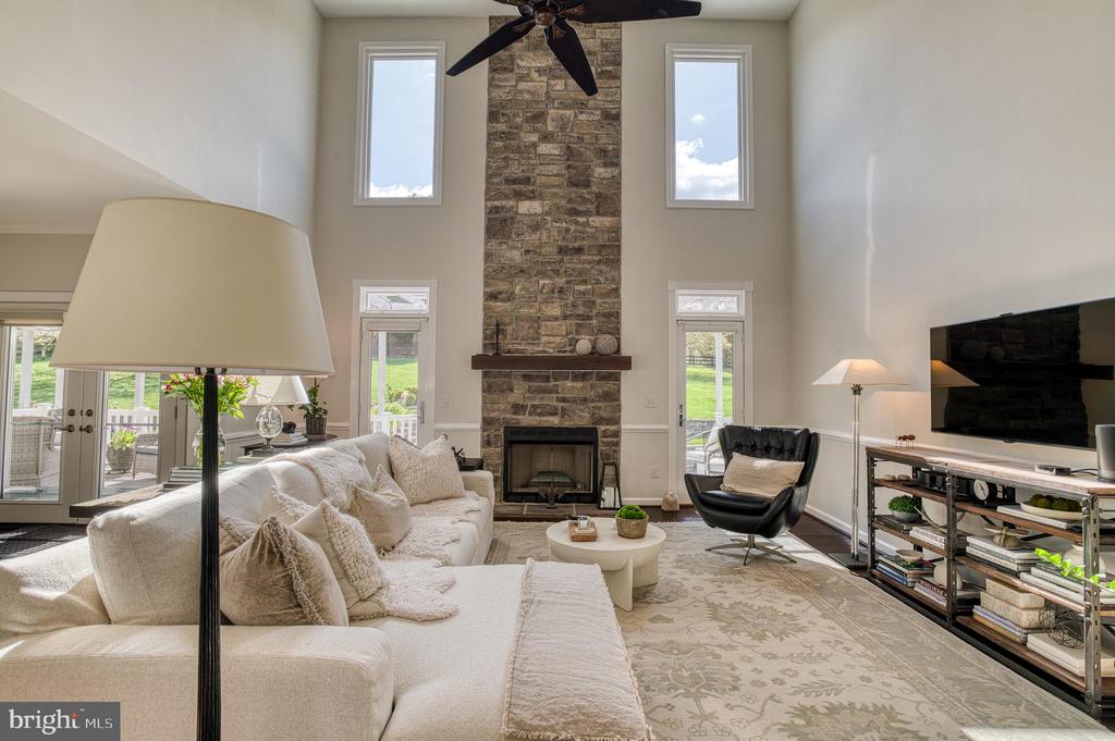 7179 BREWSTER LANE