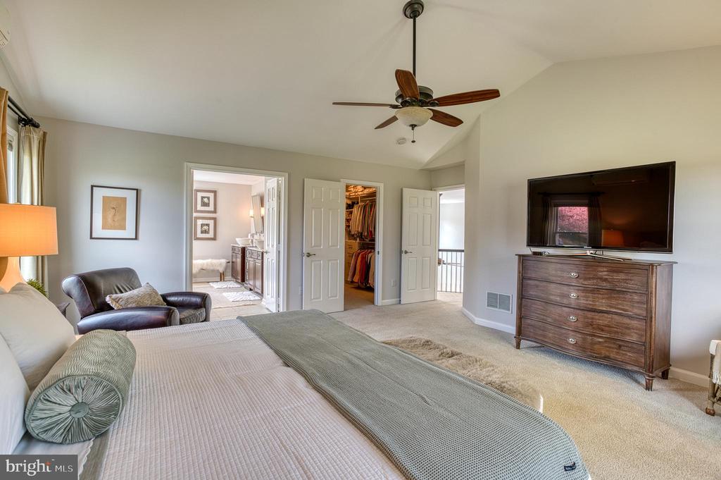7179 BREWSTER LANE