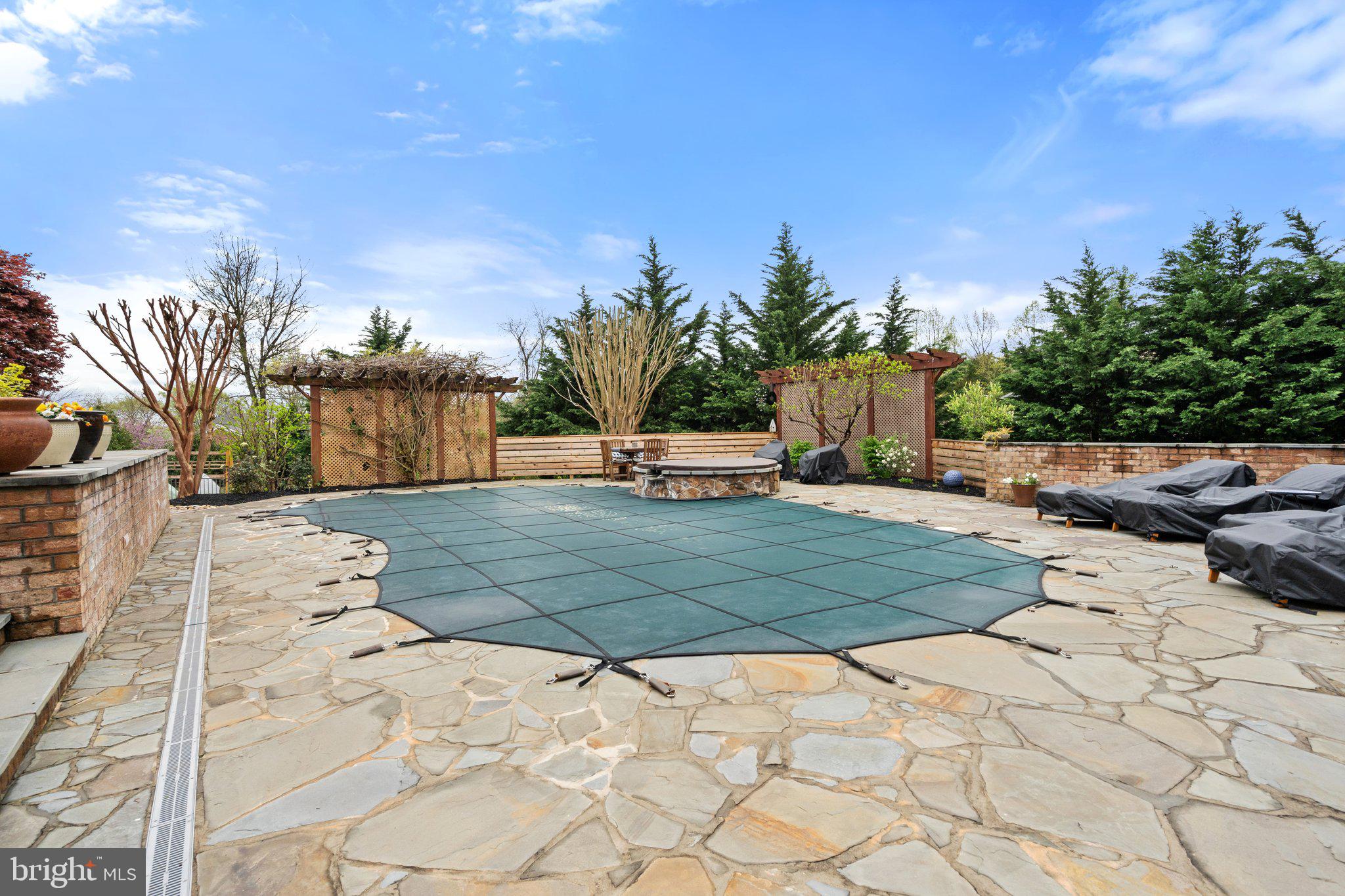 7827 WELLINGTON DRIVE