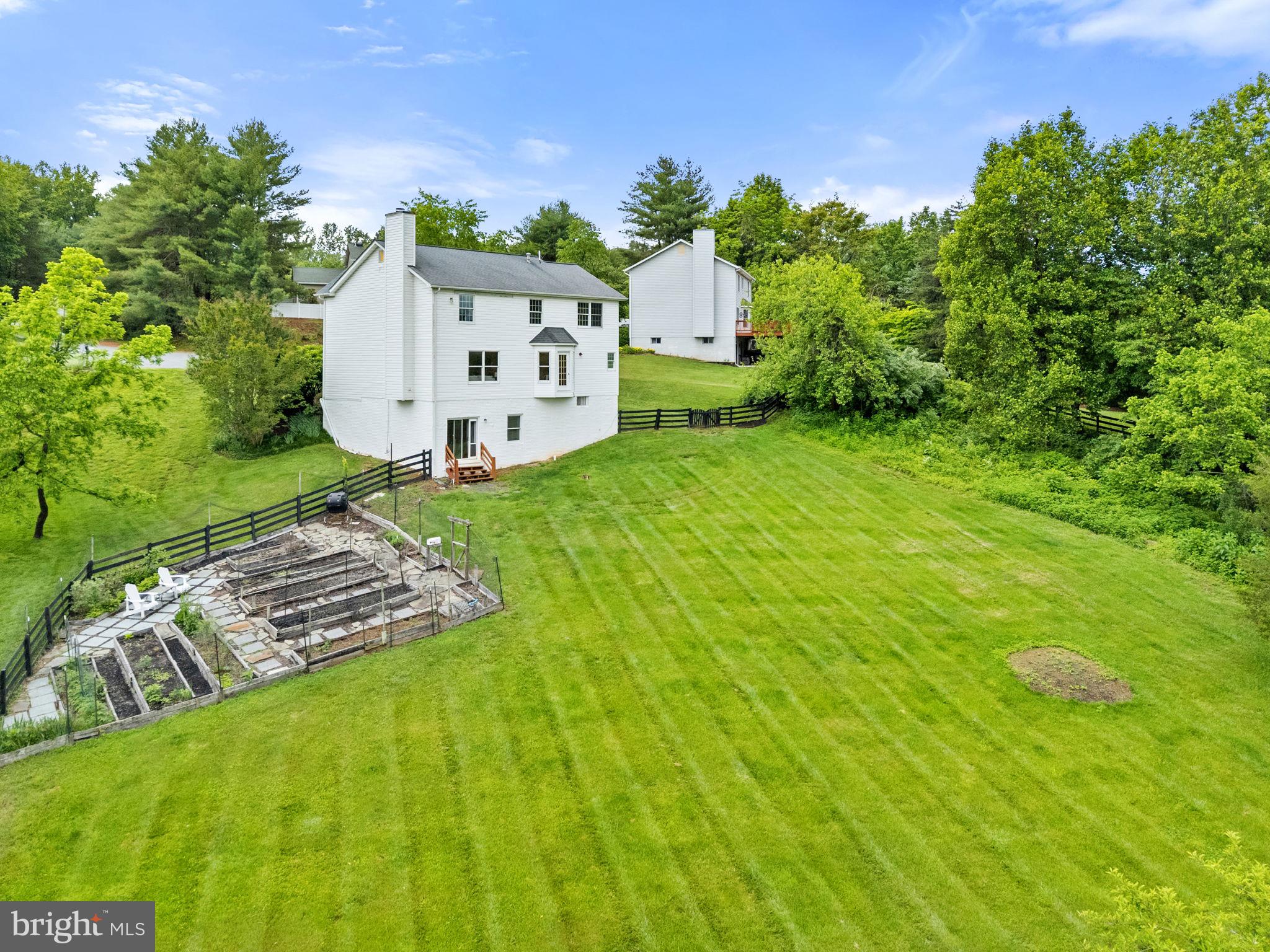5722 POND VIEW LANE