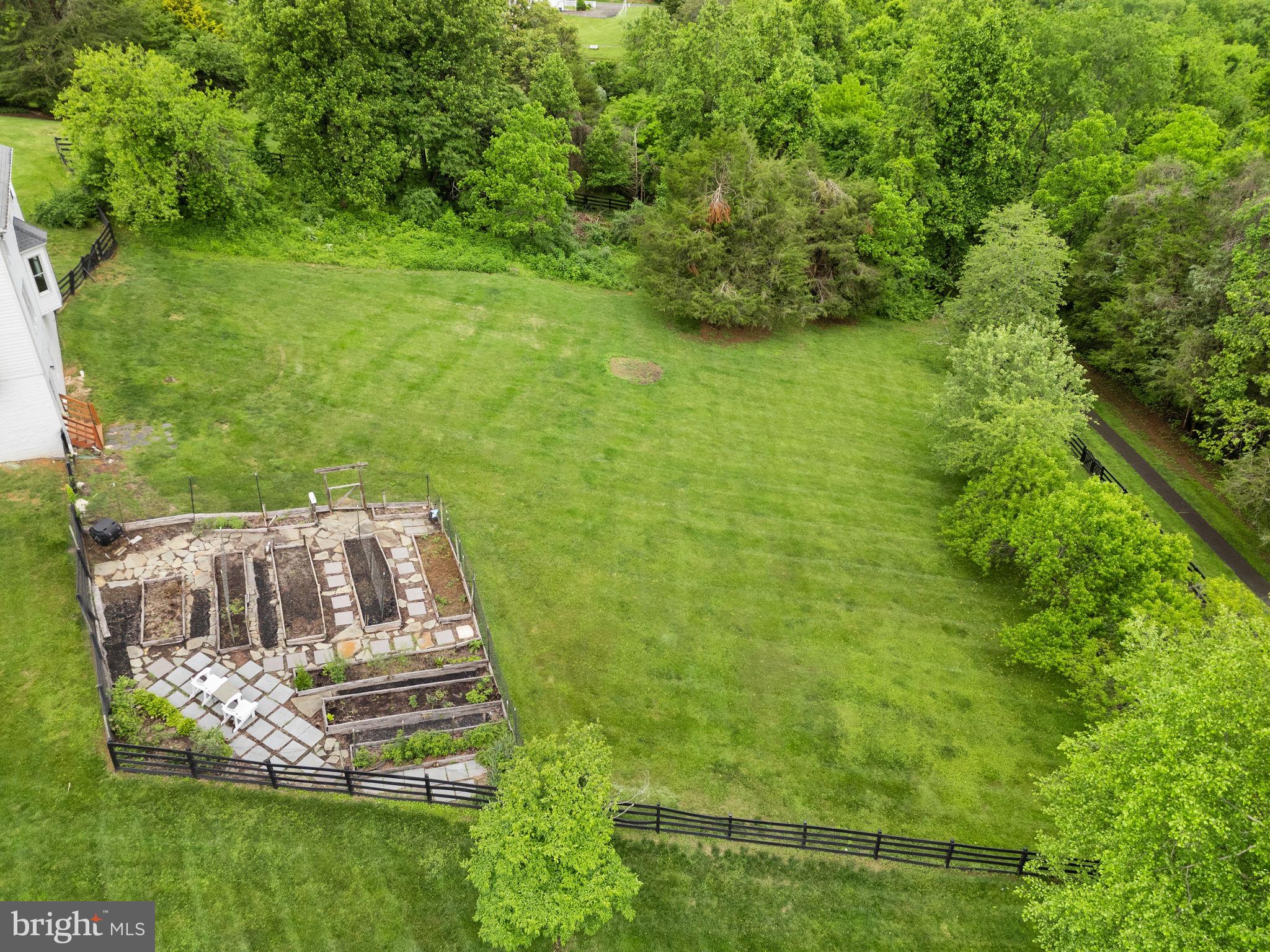 5722 POND VIEW LANE