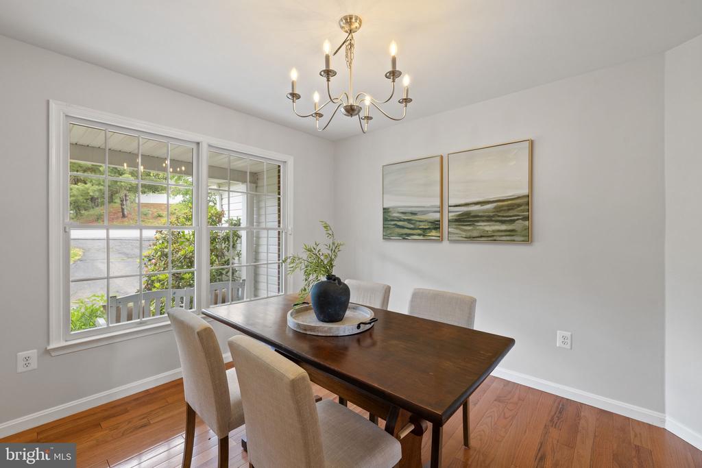 5722 POND VIEW LANE