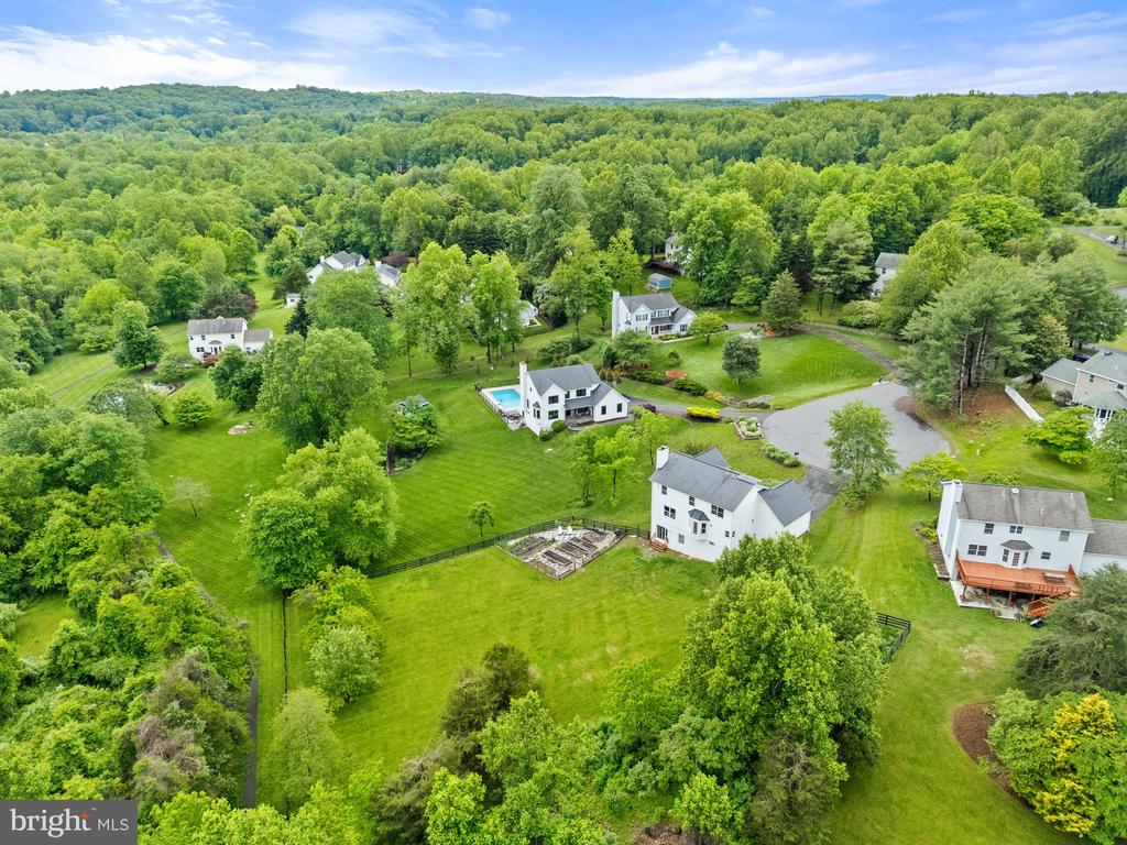 5722 POND VIEW LANE
