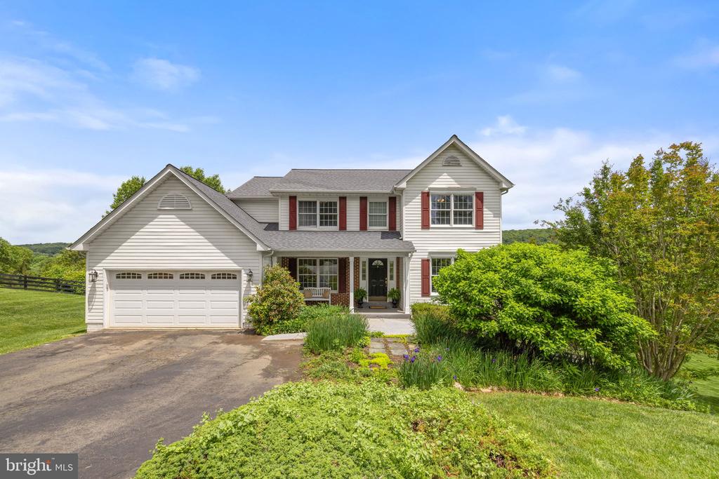 5722 POND VIEW LANE