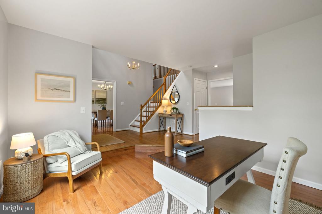 5722 POND VIEW LANE
