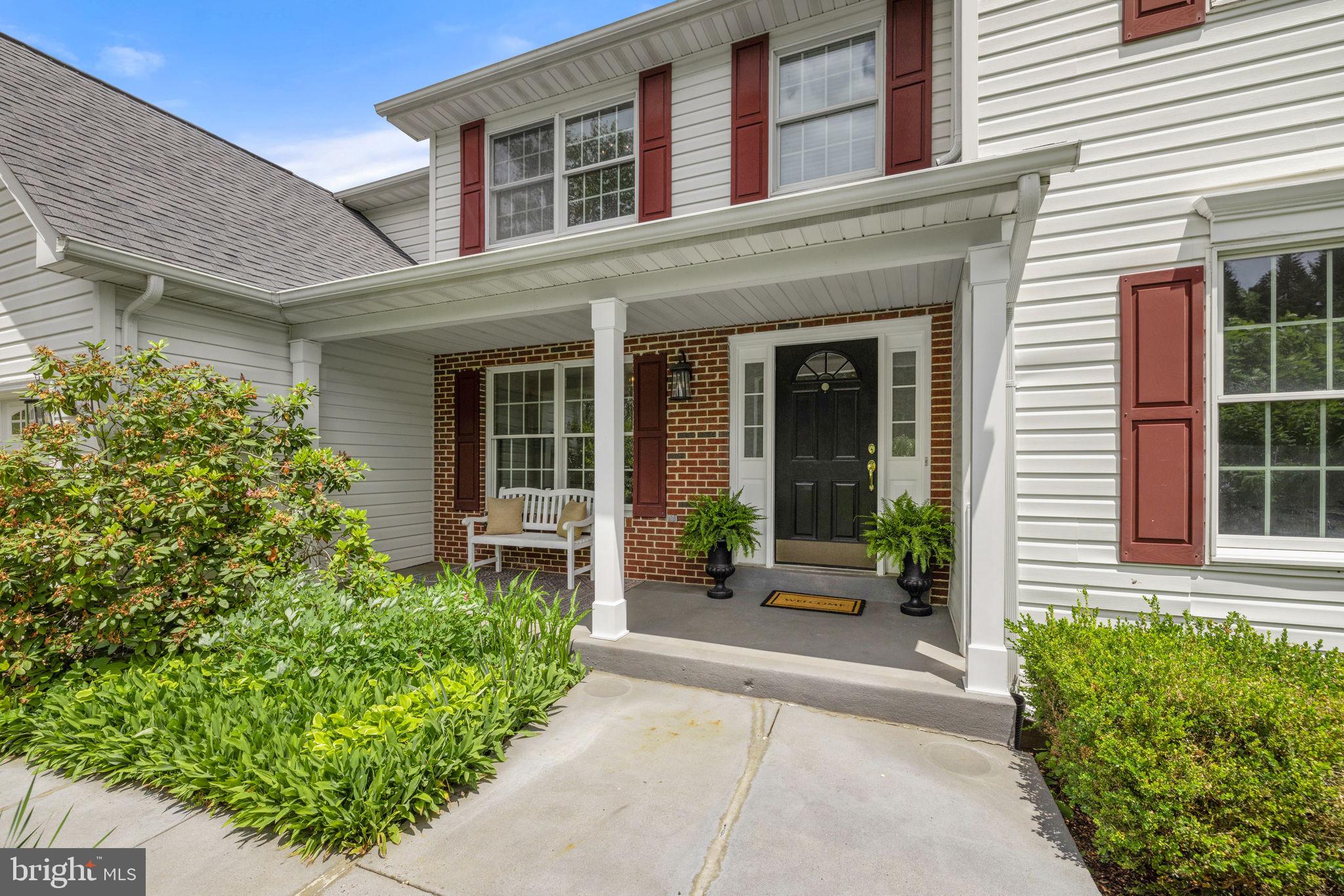 5722 POND VIEW LANE