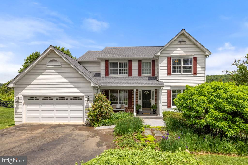 5722 POND VIEW LANE