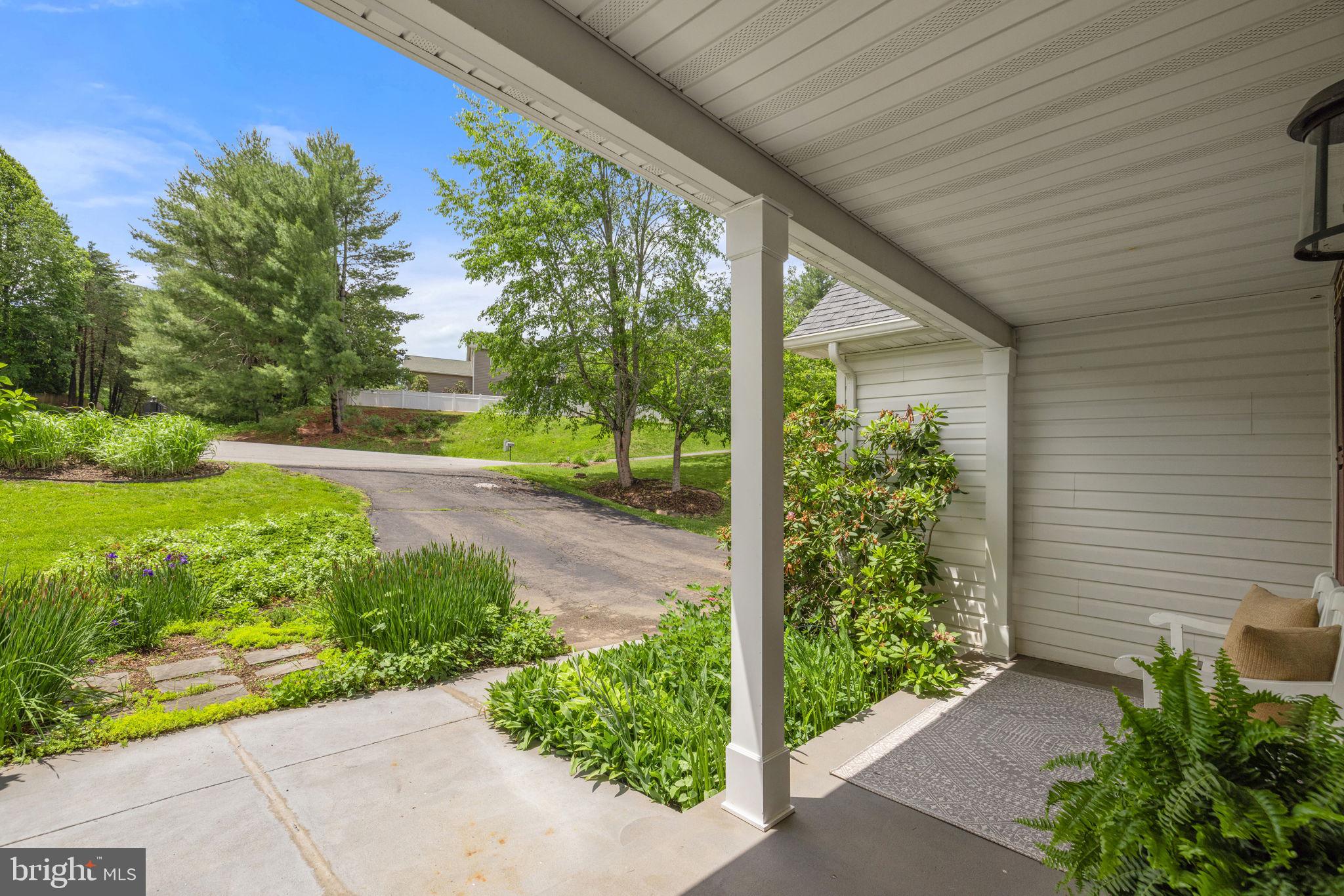 5722 POND VIEW LANE