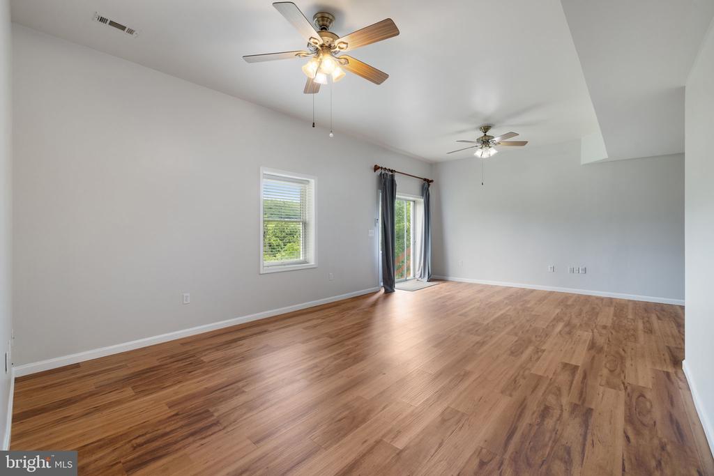 5722 POND VIEW LANE