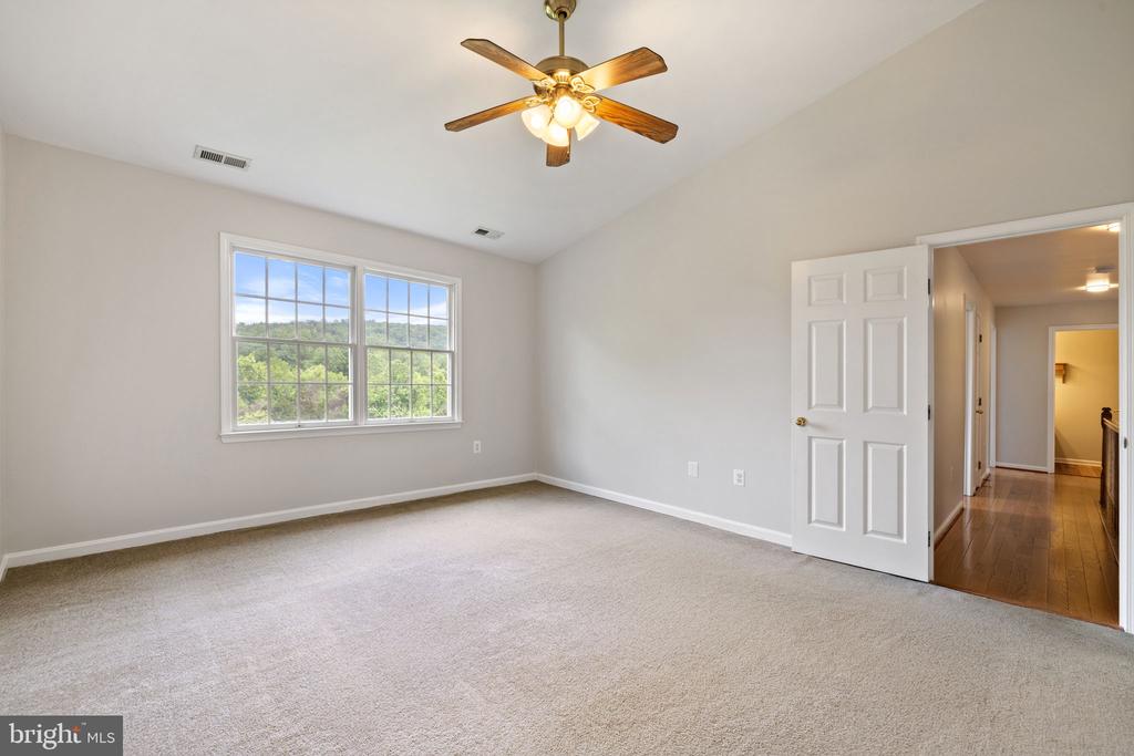 5722 POND VIEW LANE
