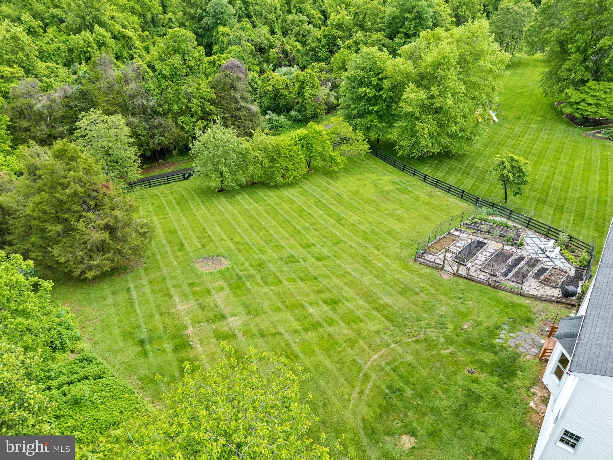 5722 POND VIEW LANE