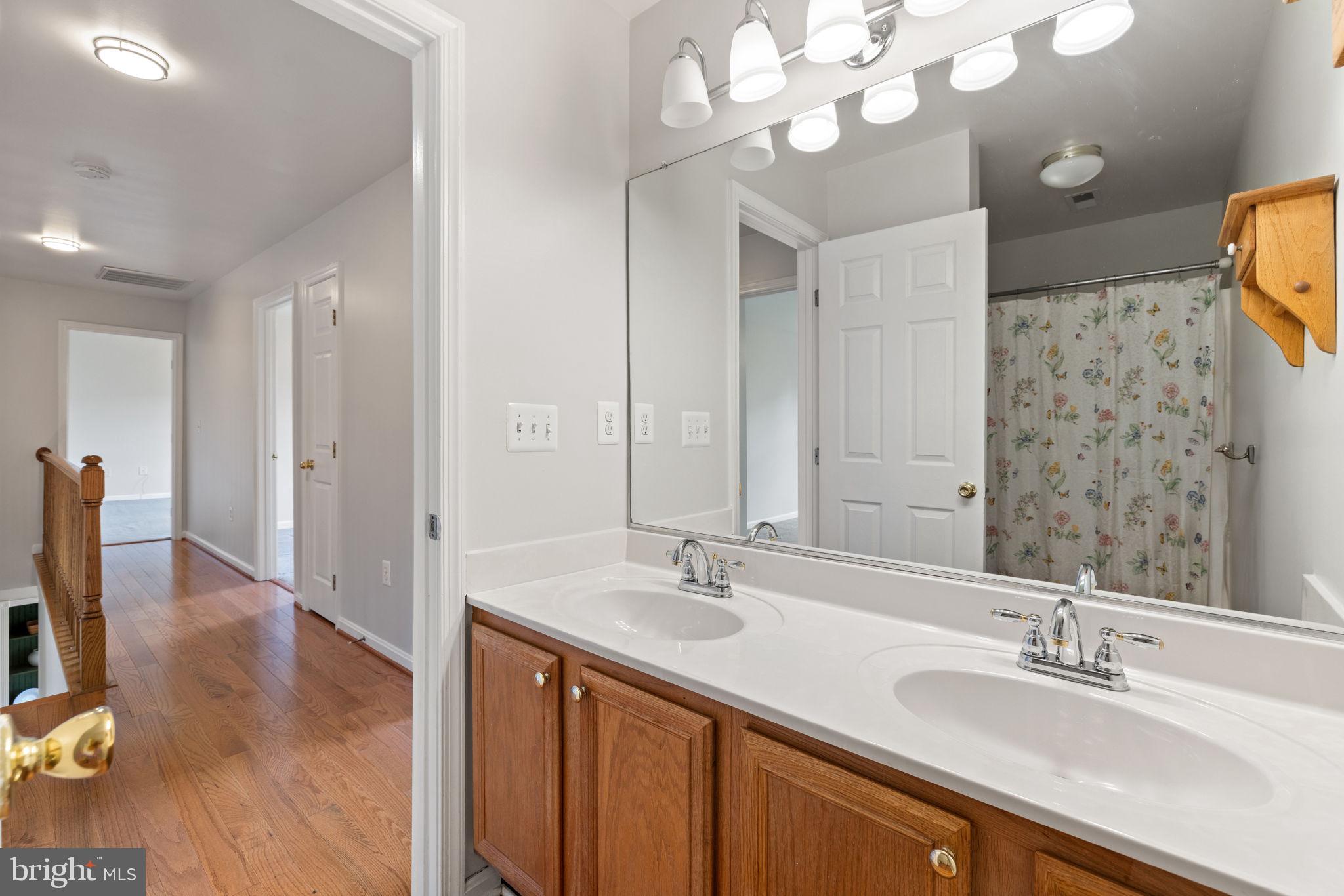 5722 POND VIEW LANE