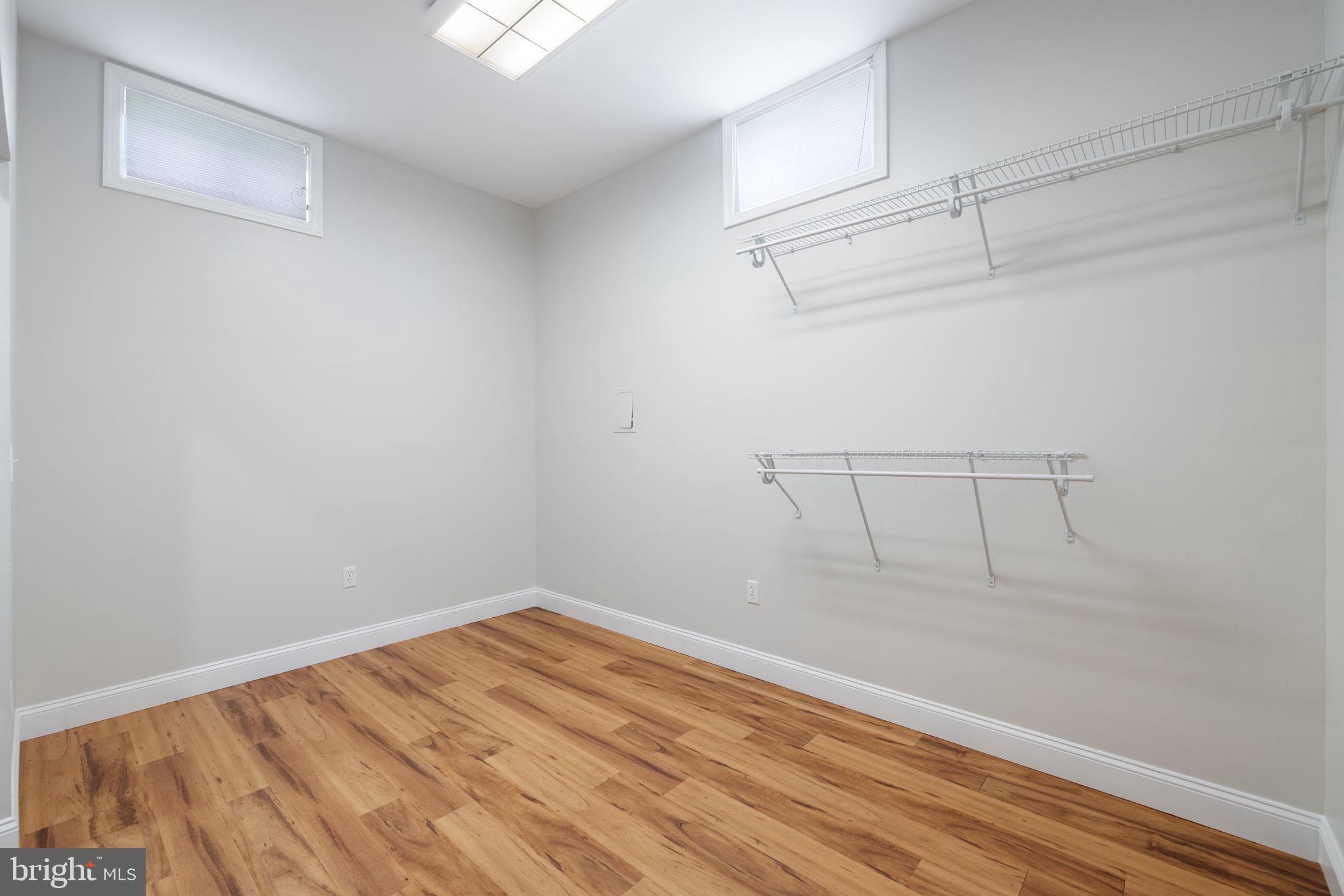 5722 POND VIEW LANE